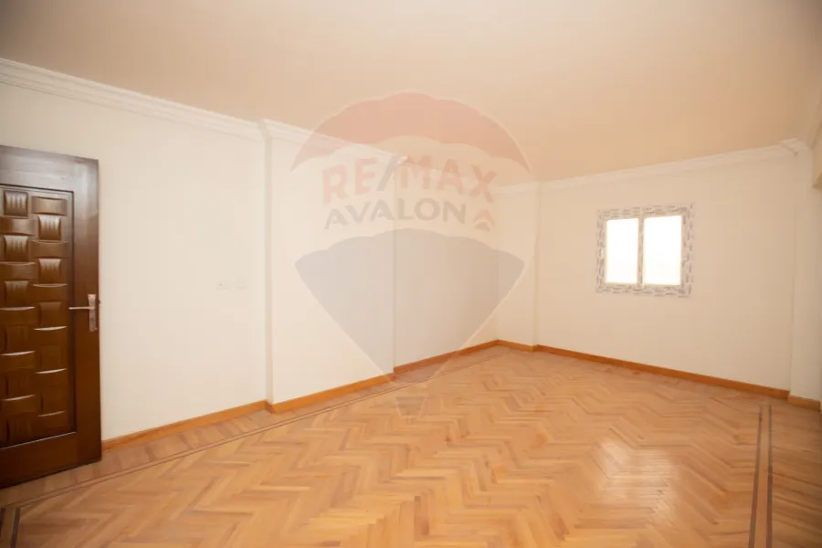 شقة للبيع 240 م مصطفى كامل (على الترام مباشرة) - أول سكن - شقة ناصية