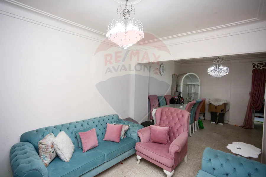 شقة للبيع 80 م جناكليس (ش عمر المختار)