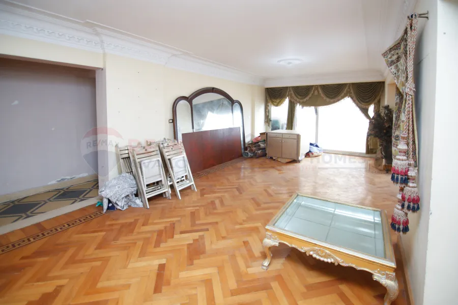 شقة للبيع 580 م جليم (على البحر مباشرة ) - فيو كامل علي البحر مباشرة