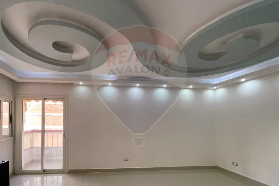 Apartment for sale 120 m Zizinia (second number from Abu Qir Street)