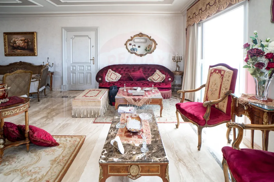 Apartment for sale 280m Saba basha (directly on the sea)