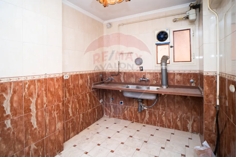 شقة للبيع 130 م سيدي بشر (ش سعيد البندارى)