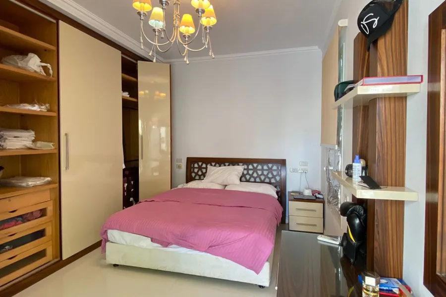 فيلا ستاند ألون كورنر (هاسيندا باي - سيدي عبد الرحمن) 1400 م + 1000 م جاردن - صف تاني بحر - 44,000,000 ج