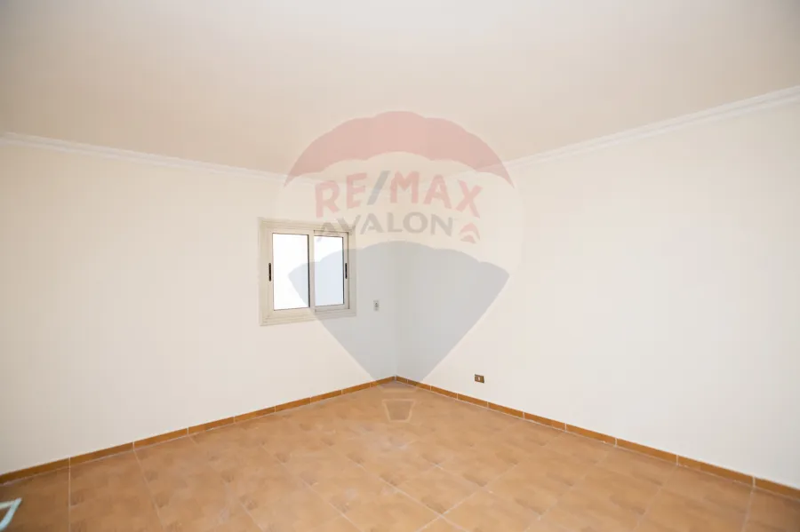 Apartment for rent 235 m Stanly (Directly on the sea )