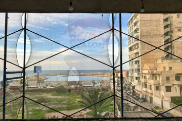 شقة للبيع 350 م زيزنيا (خطوات من البحر)