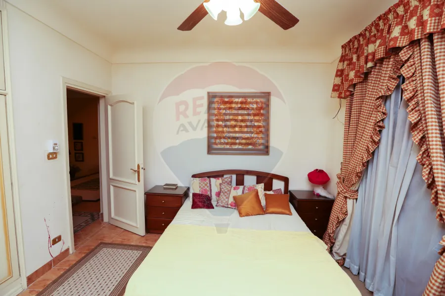 ڤيلا مسجلة شهر عقاري للبيع 1,200م كينج مريوط (بجوار فندق افريكانا)ڤيلا مسجلة شهر عقاري للبيع 1,200م كينج مريوط (بجوار فندق افريكانا)