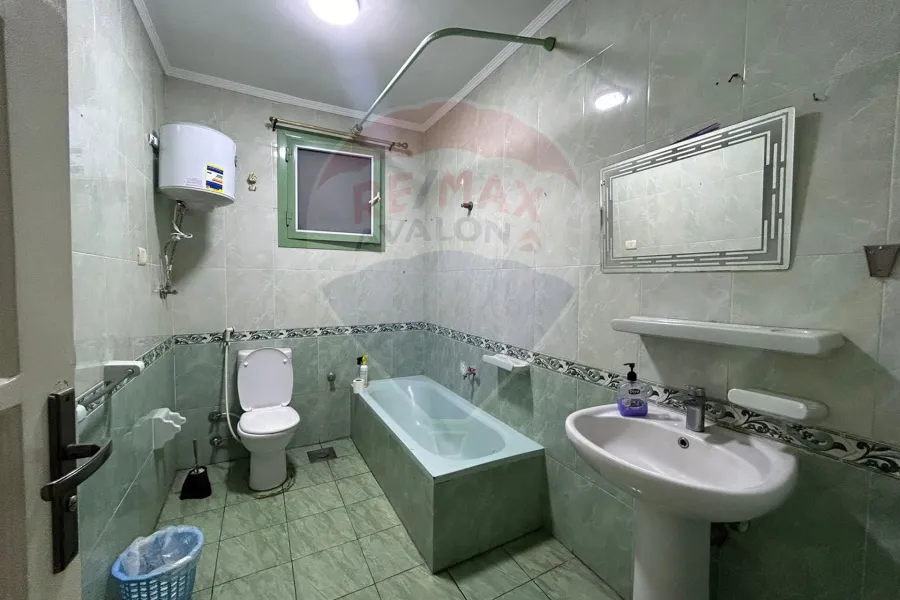 شقة للبيع 120 م زيزينيا (متفرع من قصر المجوهرات)