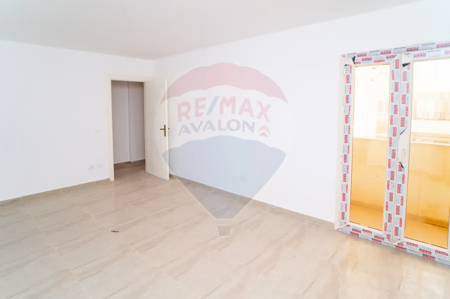 شقة للايجار 178 م سموحة (كومباوند الصيادلة)