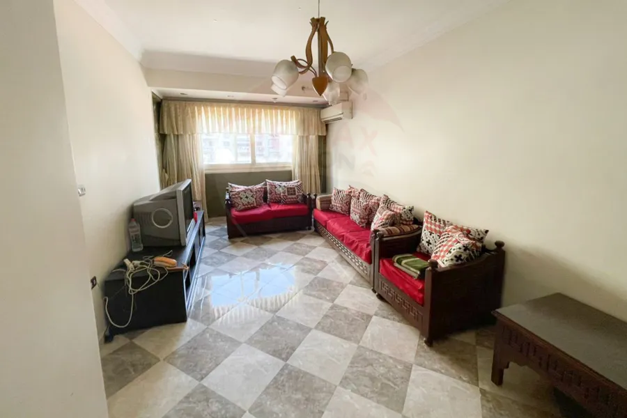 شقة للايجار المفروش 110م  جناكليس  (ش محمد باشا)