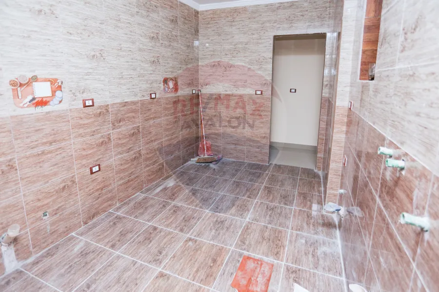 شقة للبيع 160 م ستانلى (متفرع من البحر - خلف سلطنه ستانلى)