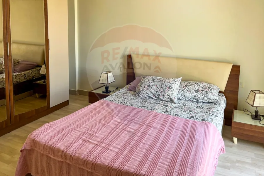 Ground Chalet with Garden for sale (Hacienda Bay) 380 m