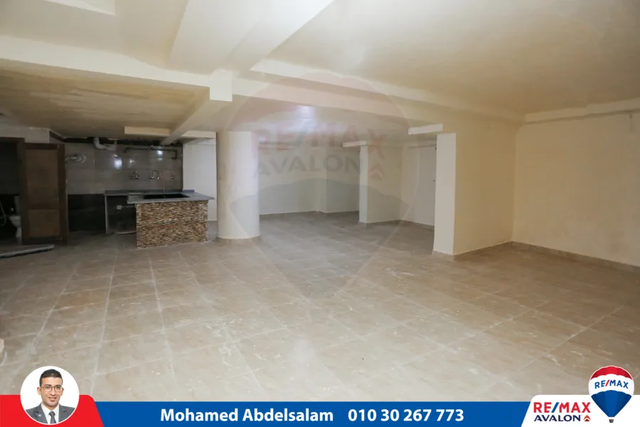 بدروم تجاري للبيع 300 م سيدي بشر (ش جمال عبد الناصر) -