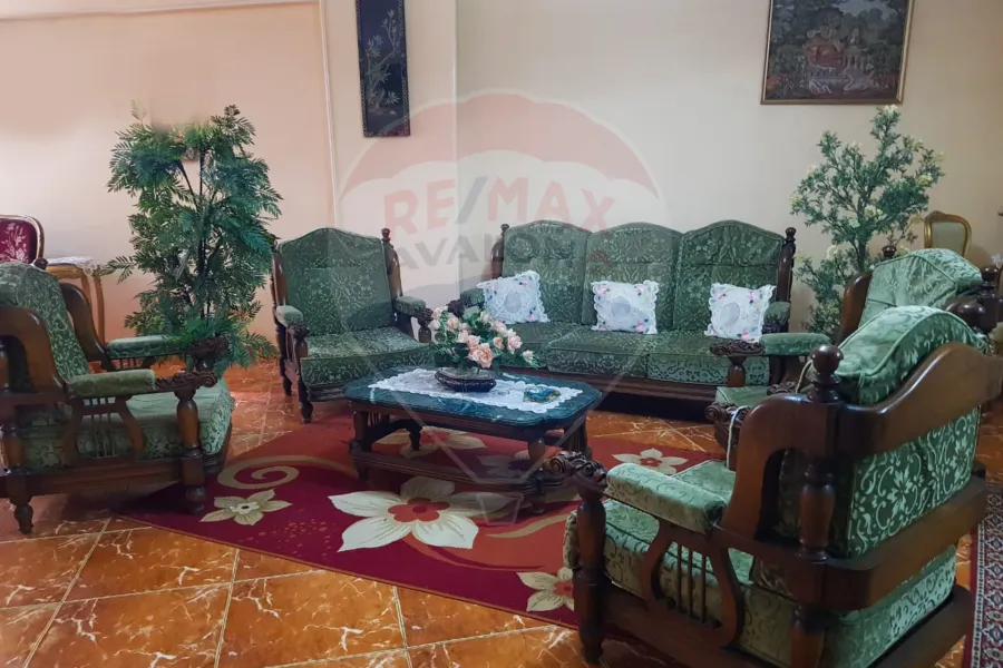 شقة للبيع 215 م فيكتوريا ( ش الجلاء )