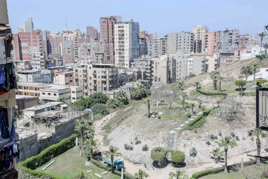 شقة للبيع 100م المنشية (خطوات من البحر)