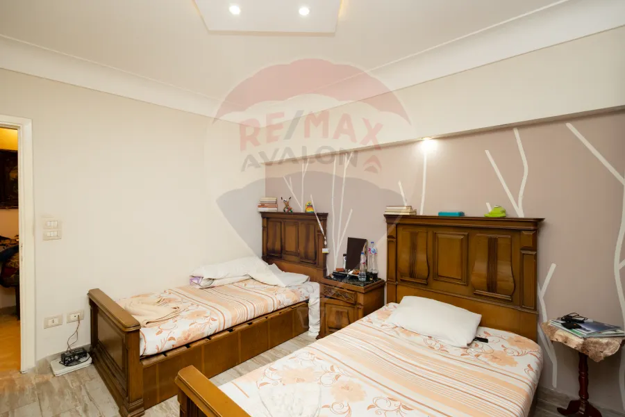 شقة للبيع 210 م سيدي بشر(تاني نمرة البحر)