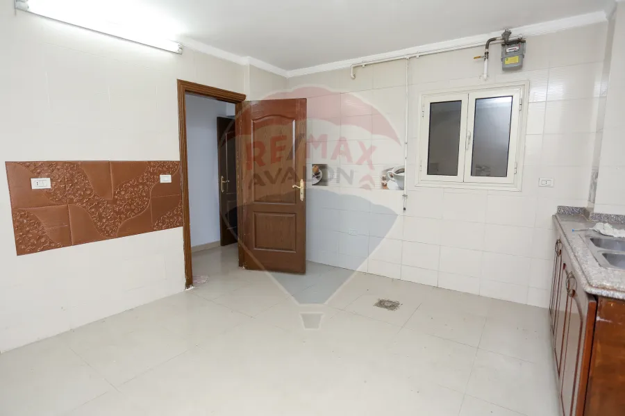 Apartment for sale 270 m Smouha (El Villat Distrect-steps from fawzia's palace