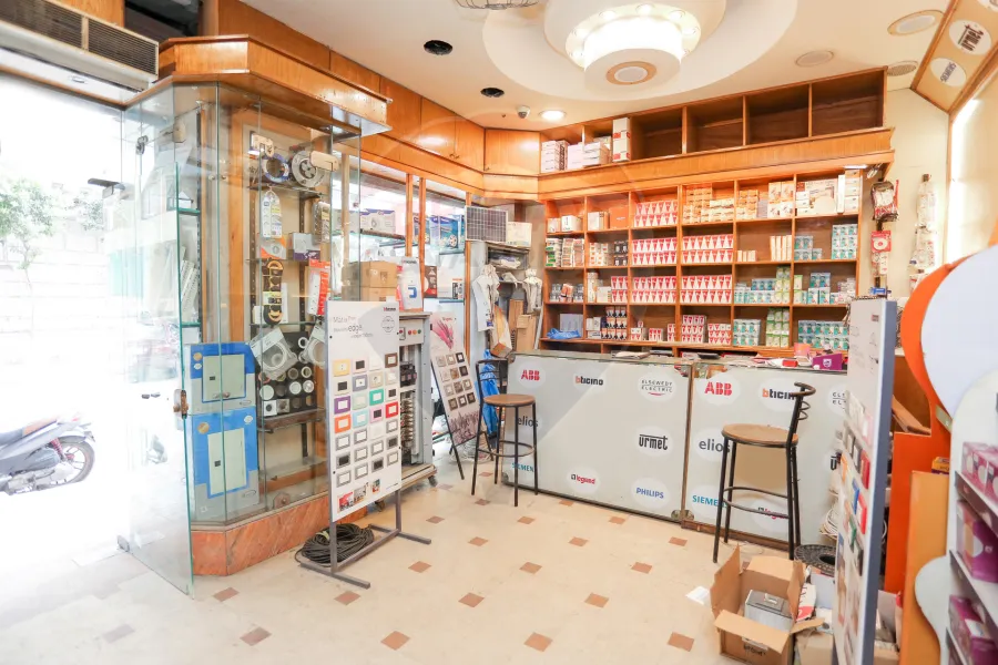 Shop for sale 52 m shop + 15 m storage Al-Ibrahmia (Port Said st.)