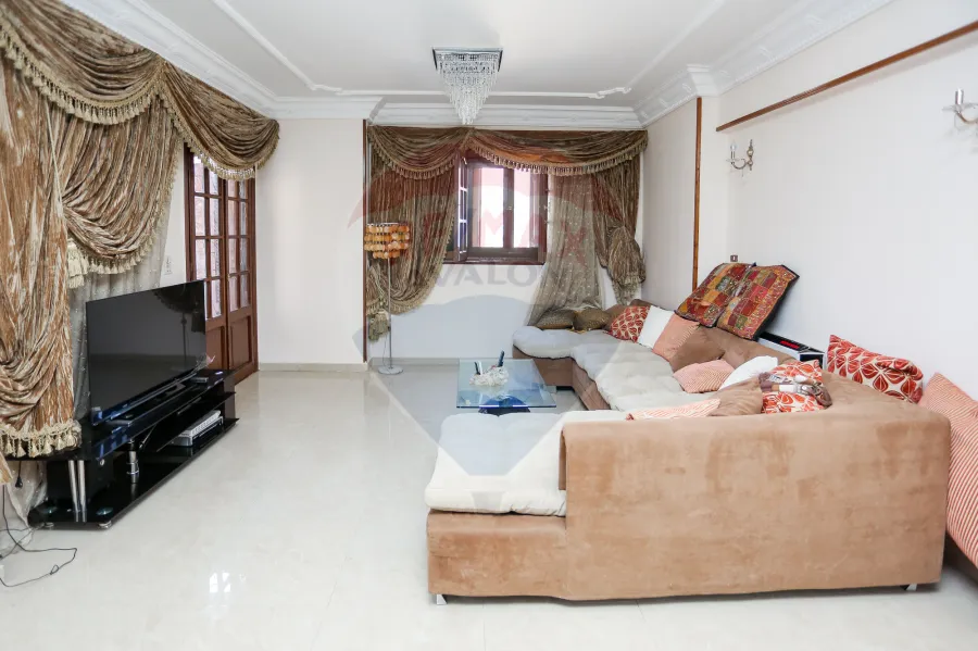 شقه للايجار المفروش 140 م جليم ( شارع ابو قير مباشره )