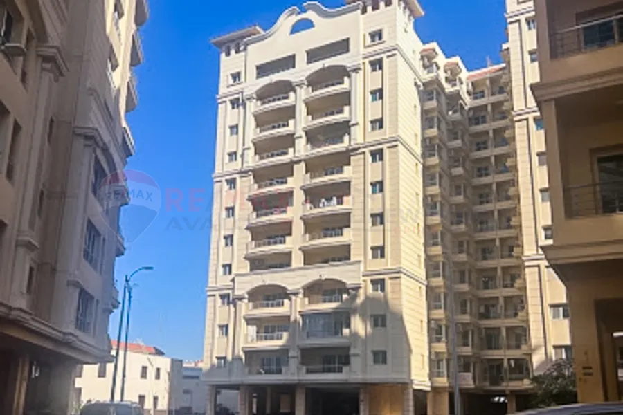 محل 600 م + ميزان 600 م للبيع م سموحة (أنطونيادس سيتي)