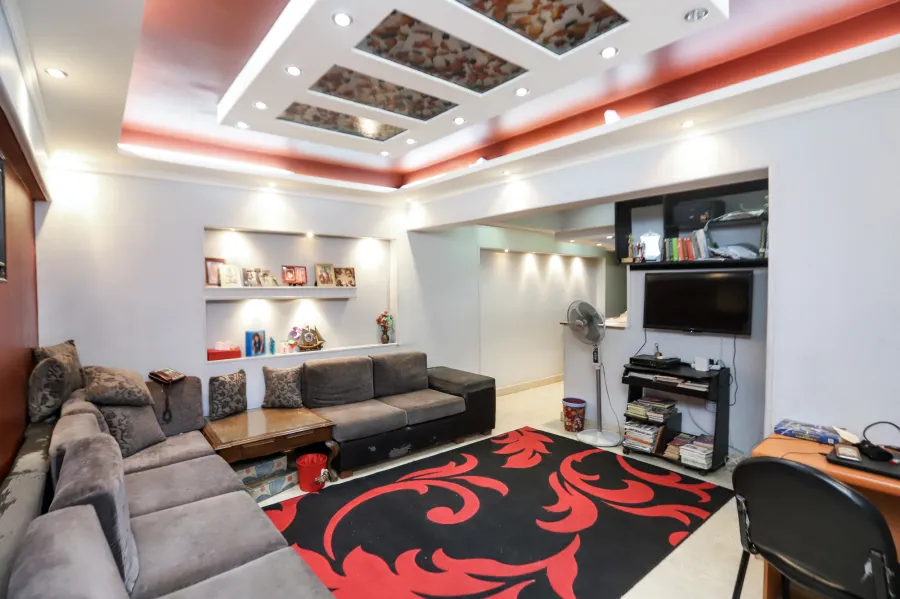 شقة للبيع 225م سابا باشا (ش مصطفى أبو هيف)