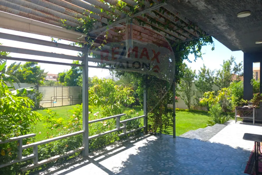 فيلا ستاند الون للبيع 640 م كينج مريوط  (كمبوند الواحة)