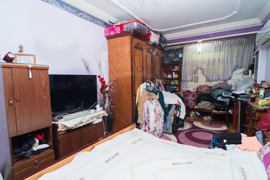 شقة للبيع 200 م زيزينيا (ش مسجد يحيى)