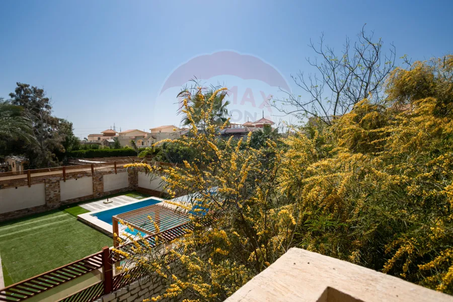 فيلا ستاند الون للبيع 560 م كينج مريوط (كومباوند العروبه رويال)