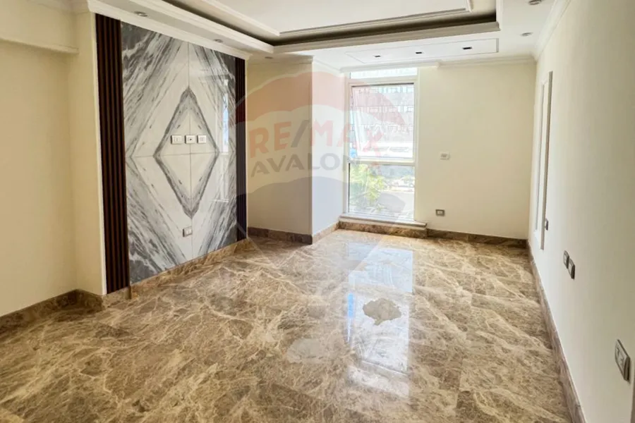 شقة للإيجار 180 م سموحة (جراند فيو)