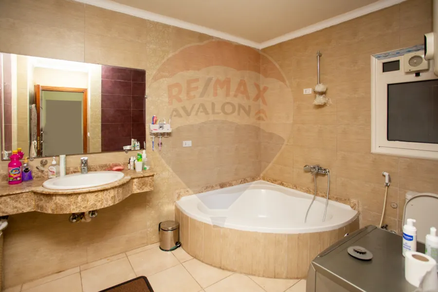 Apartment for sale 305 m Sporting (Omar Lotfy St)