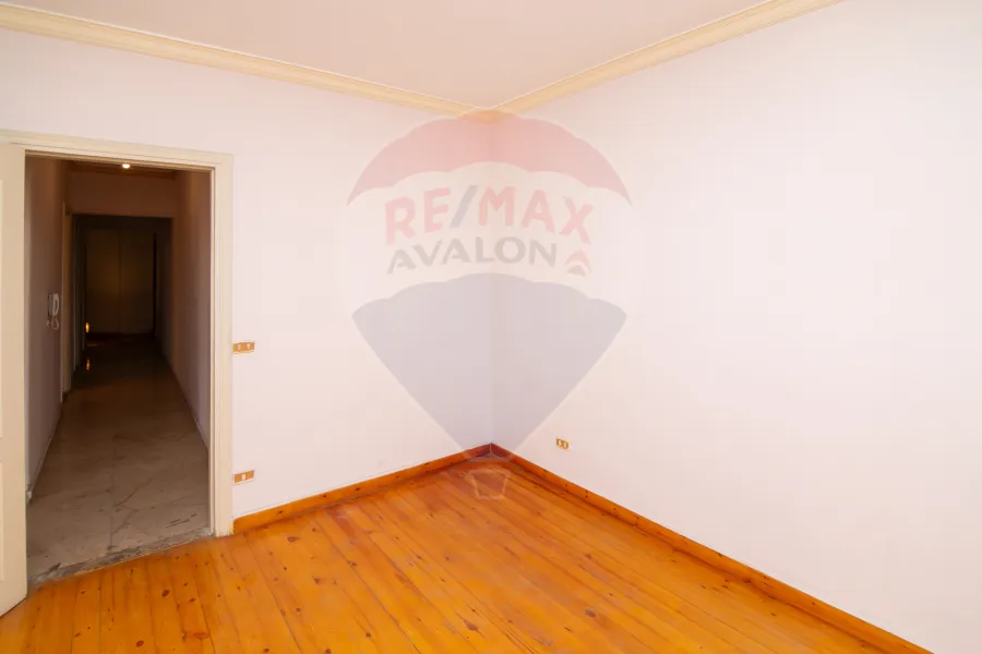 شقة للبيع 190 م سموحة ( ش فوزى معاذ)