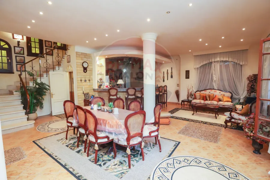 فيلا مفروشة للايجار1,200م كينج مريوط (بجوار فندق افريكانا)