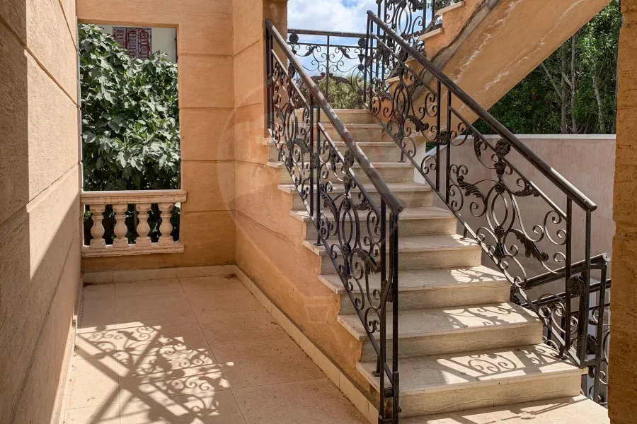 Villa for sale 675 m King Mariout ( main Kafoury road - Loaa Shebl Abdel-Gawad st. )