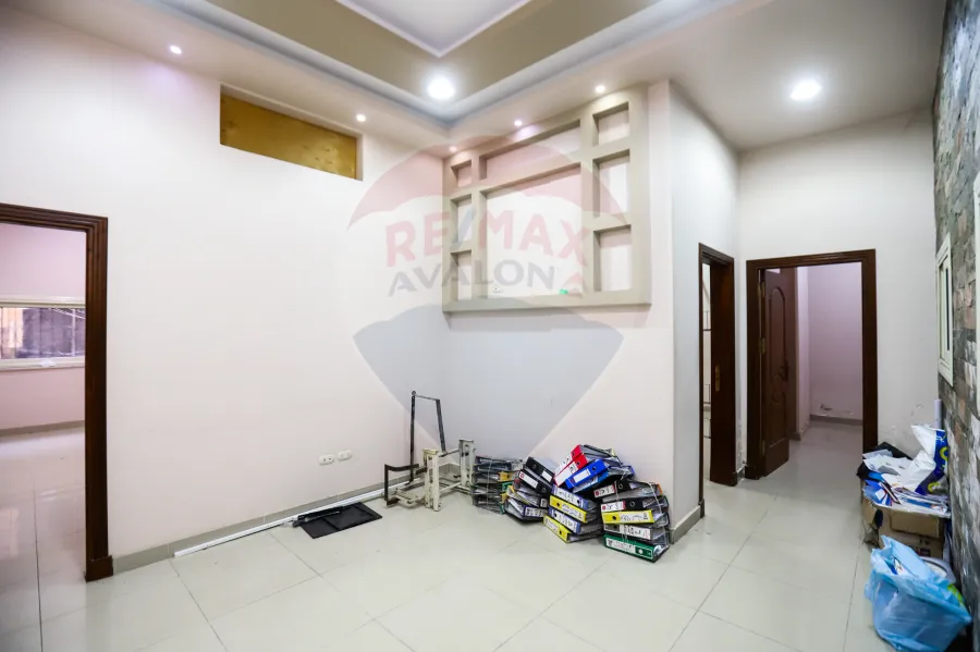 شقه اداري للبيع 110 م لوران ( طريق الحرية )