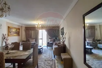 شقة للبيع 110 م محرم بك ( خطوات من محور المحمودية )