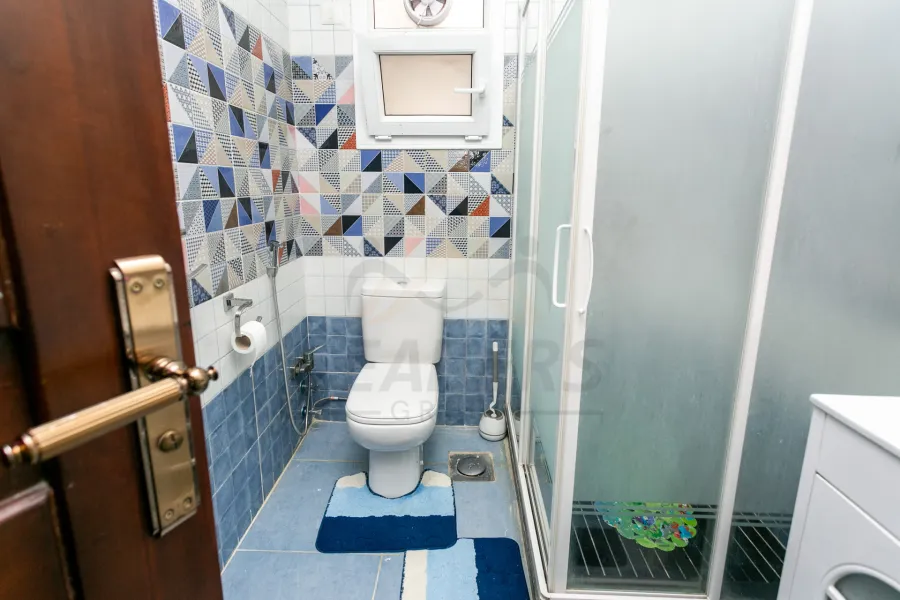 شقة للبيع 190 م كامب شيزار (علي الترام مباشرةً)