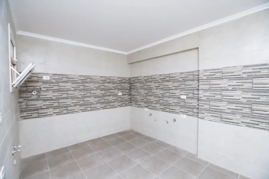 شقة للبيع 230 م لوران ( محطة ترام شعراوى )