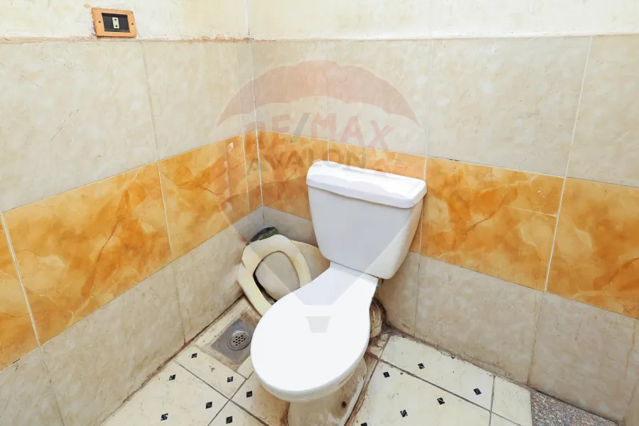 محل للبيع 68 م سموحه ( ش 14 مايو) -