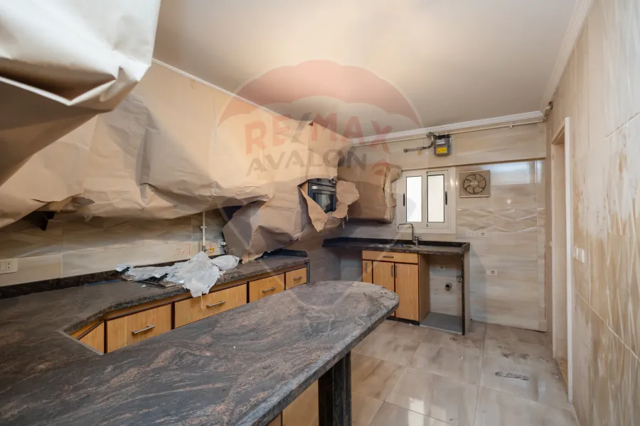 شقة للبيع 190 م جليم (علي الترام مباشرة - عمارة براند)