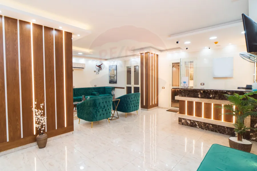 Administrative apartment for sale 400 m Lauran (Abu Qir main st)