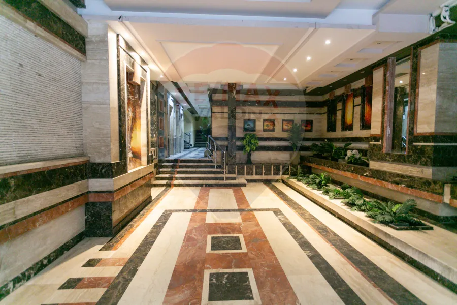 شقة للبيع 320م لوران (على الترام)