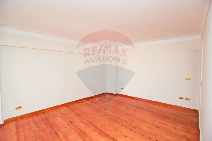 Apartment for rent 193 m Stanly (2 Num Branched from the sea ) -