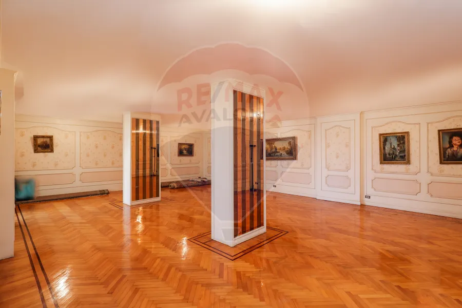 Apartment for sale 265 m Louran (on the tram directly)