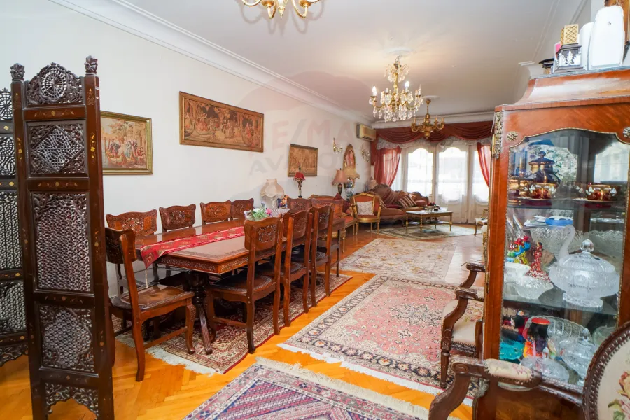 شقة للبيع 170 م لوران (ش عبد السلام عارف)