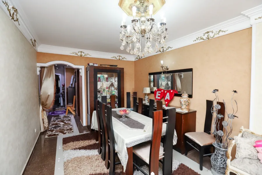 شقة للبيع 160م محرم بيك