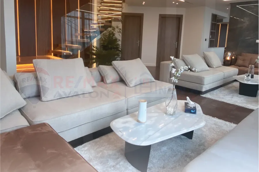 سكاي فيلا للبيع 317 م سموحة (سكاي لاين)