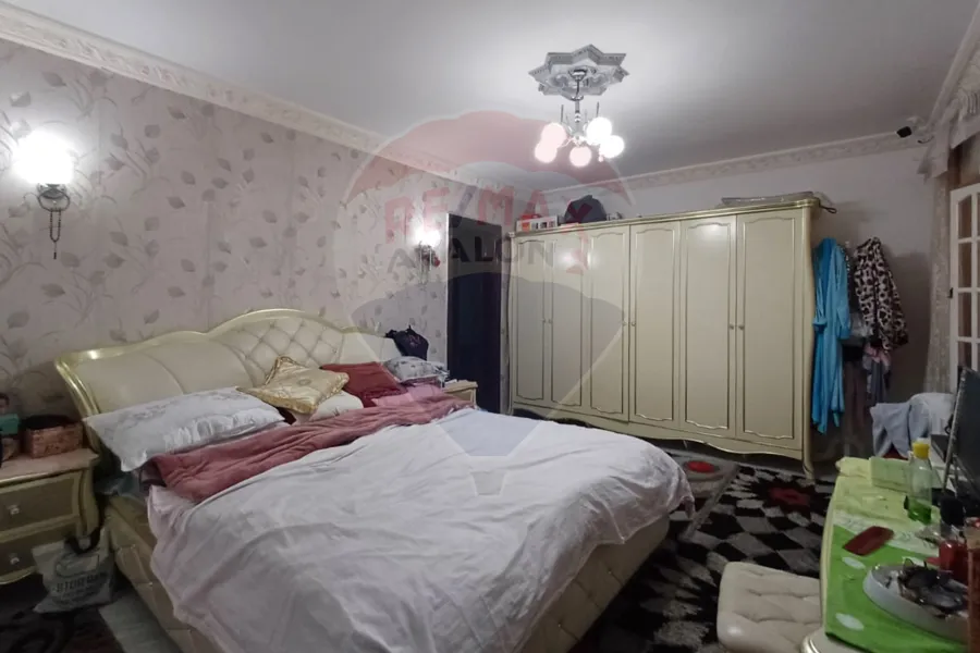 شقة للبيع 240 م سابا باشا (ش الصابونجي)