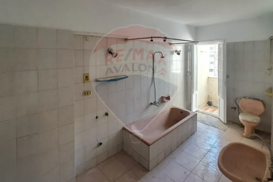 شقة للبيع 120 م سموحة (خطوات من ش مصطفي كامل)