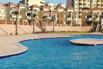 فيلا توين هاوس للبيع (ستيلا هايتس) 245 م