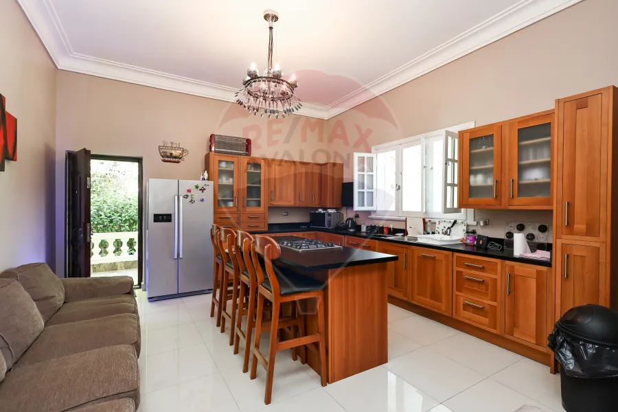 فيلا للبيع 1,800 م كينج مريوط (خلف ماكدونالدز)