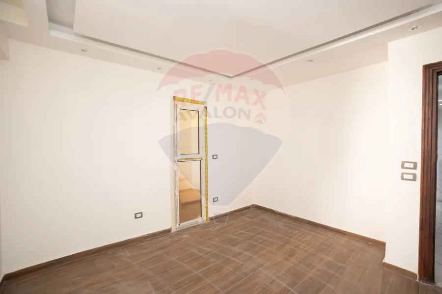 شقة للبيع 140 م لوران  (ش الاقبال)